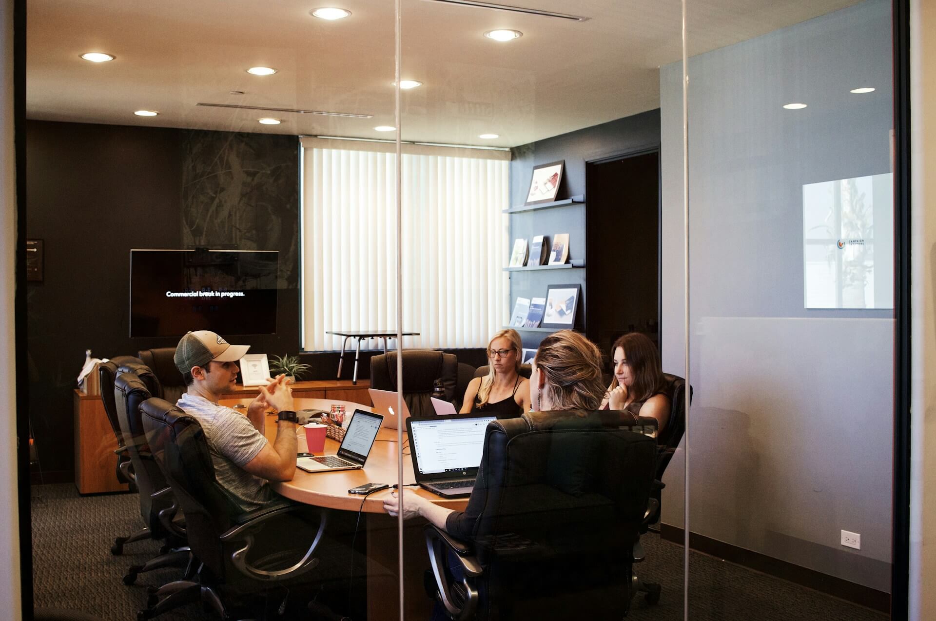 Agency or Freelancer: Which is Best for Your Website Needs?